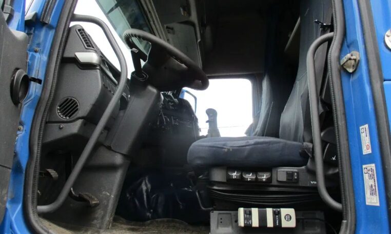2003 Volvo FH12.460, photo 4