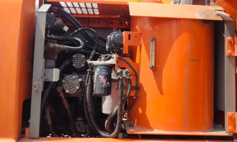 2006 Hitachi ZX160W, photo 7