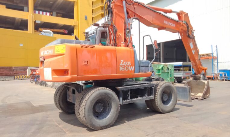 2006 Hitachi ZX160W, photo 4