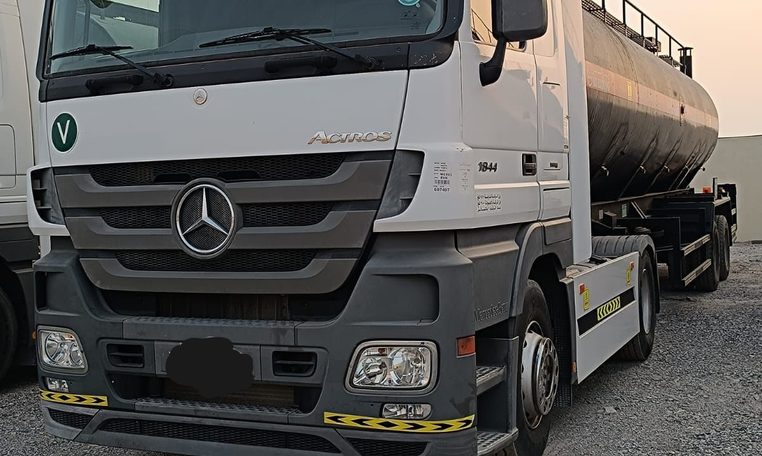 2011 Mercedes Actros 1844 4x2 , photo 2